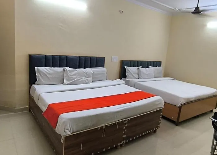 Hotel Dhanua Palace