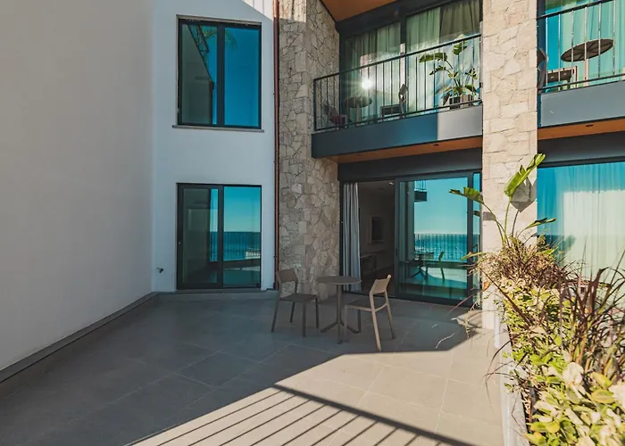 Avaris Hotel