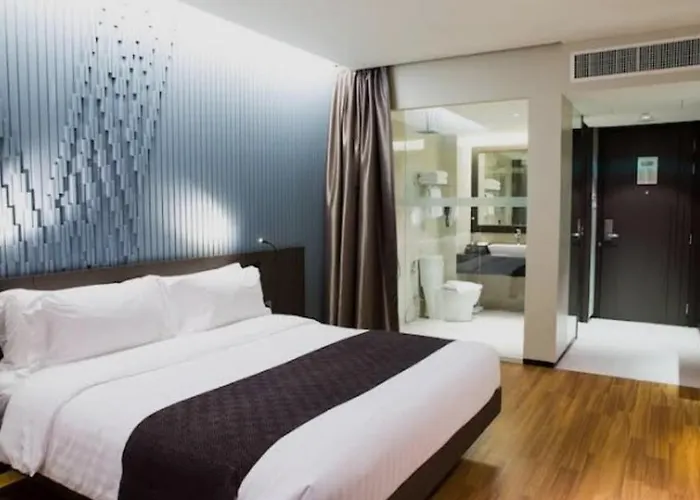 Optizee Hotel And Suites