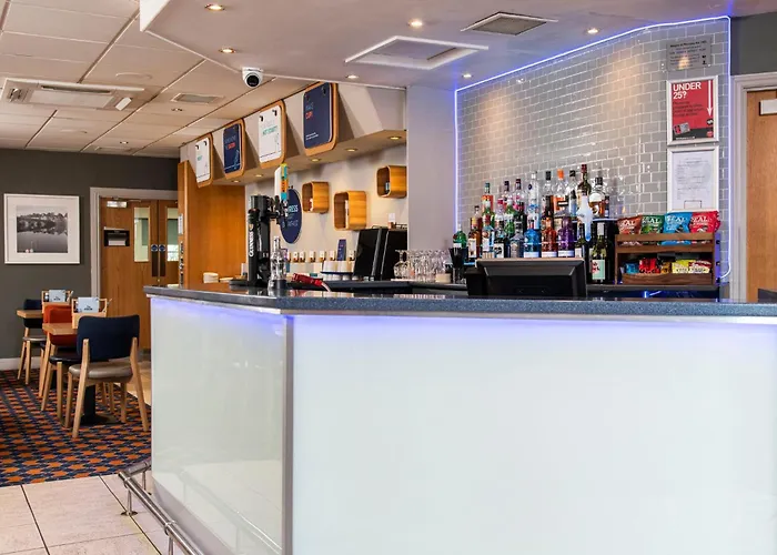 Holiday Inn Express Perth By Ihg