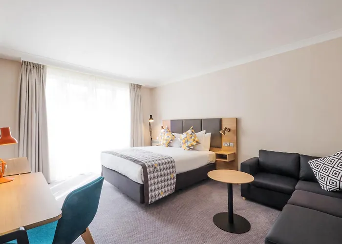 Holiday Inn Farnborough By Ihg