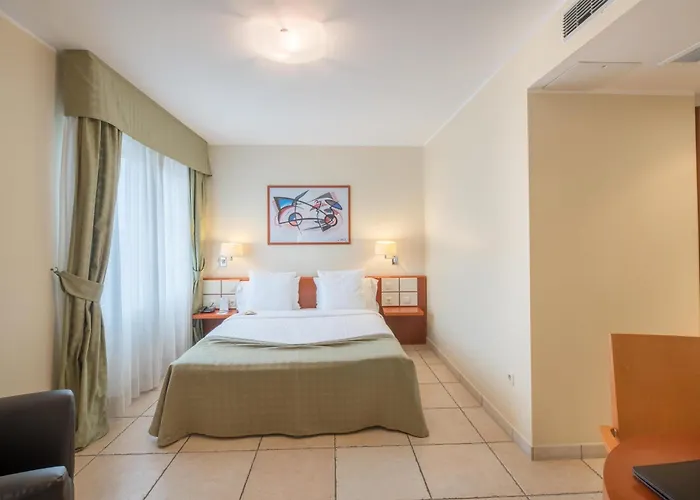 Best Western Plus Grand Hotel Victor Hugo