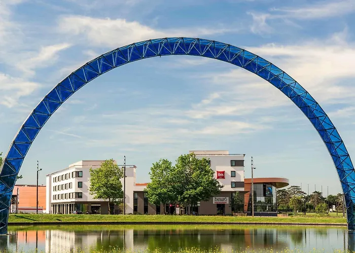 Ibis Saint Quentin En Yvelines - Velodrome