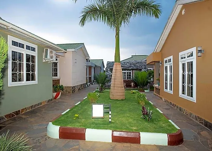 La'Tonna Safari Hotel