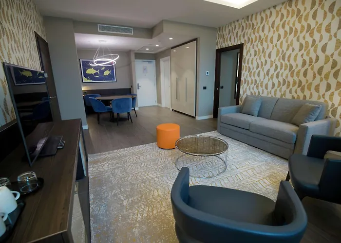 Doubletree By Hilton Pointe-Noire City Centre