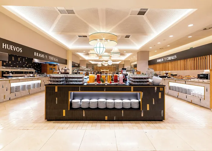 Puerto Antilla Grand Hotel
