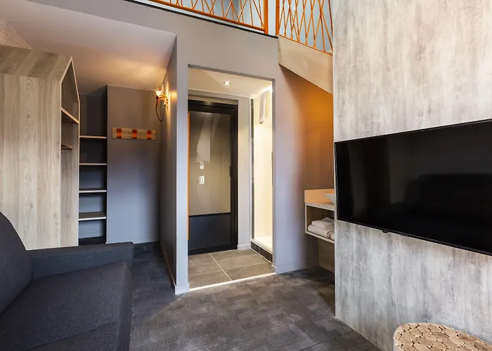 Hotel Base Camp Lodge - Bourg Saint Maurice