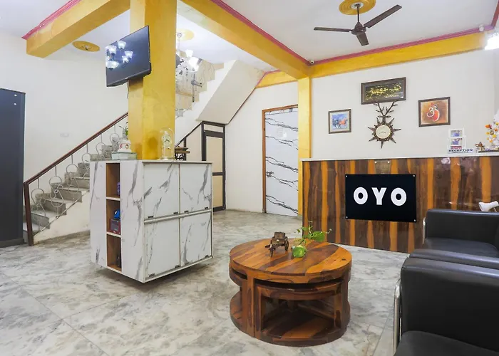 Hotel O The Leaf Residency