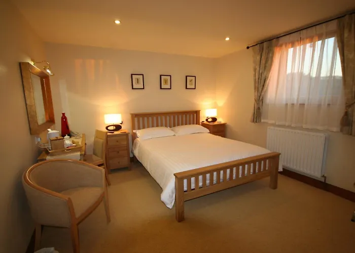Three Horseshoes Country Inn