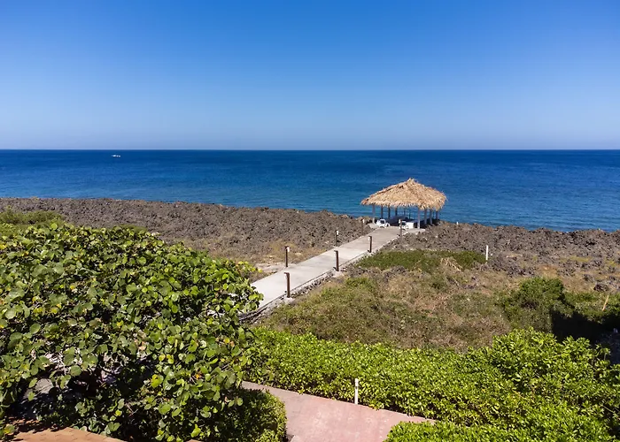 Seagrape Plantation Resort & Dive Center