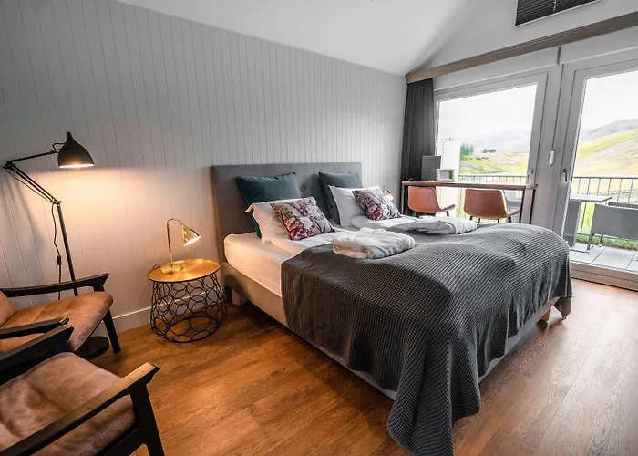 Frost And Fire Hotel