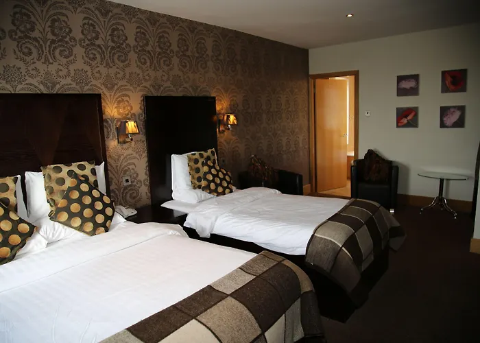 Inn On The Prom At The Fernlea Hotel