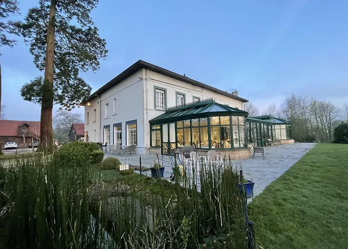 Logis - Hotel Restaurant La Sapiniere - Proche Saint Omer