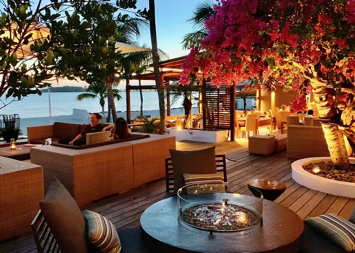Holland House Beach Hotel