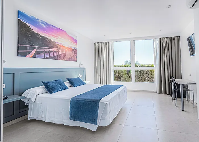 Hotel Abril