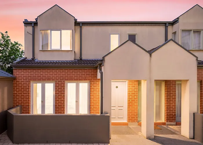 Mainstay Suites Kew