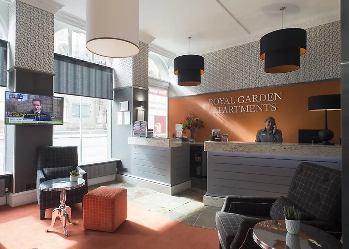Fountain Court Apartments - Royal Garden