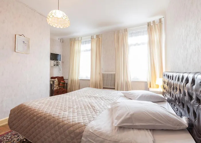 Hotel DeFive