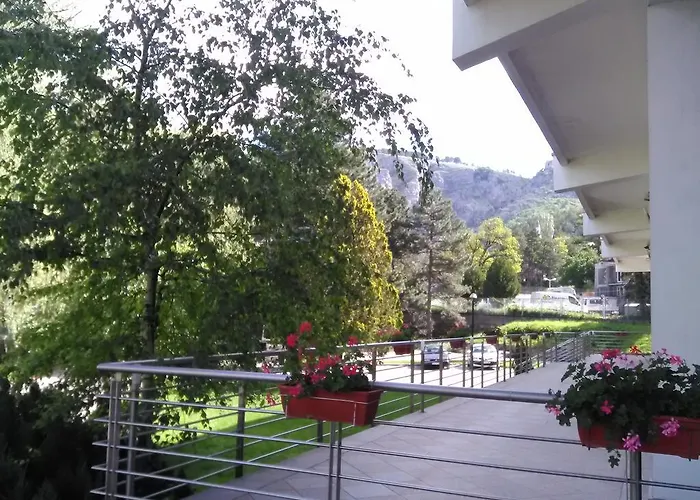 Hotel Dinara