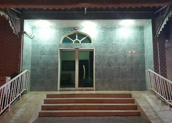 Lake Hotel