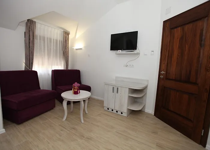 Apis Hotel