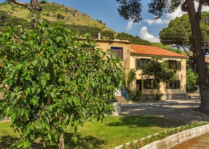 Elaia Hotel