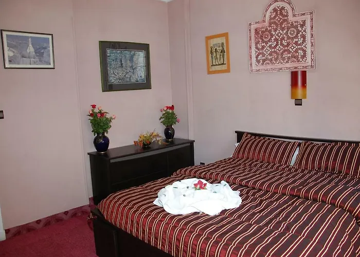 Ambassy Hotel