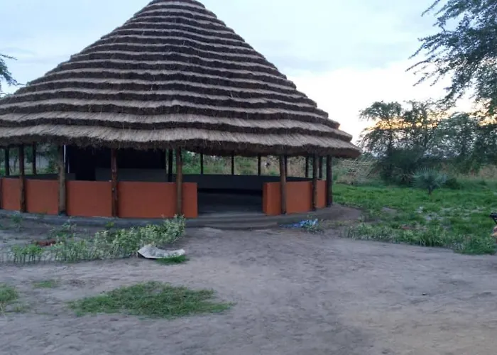 Tangi Safari Lodge
