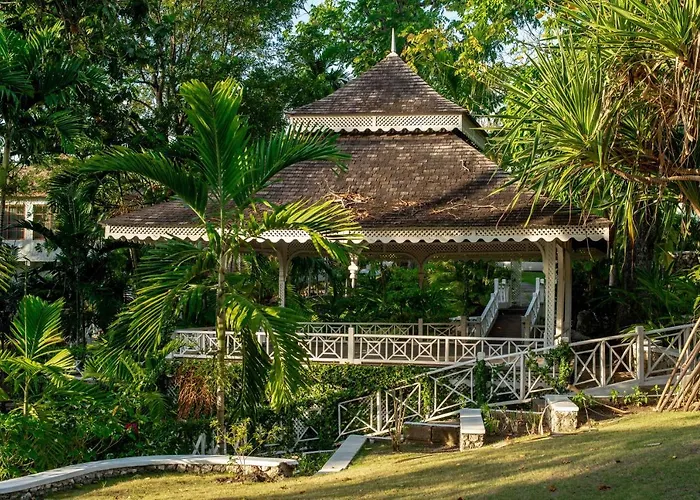 Hibiscus Lodge Hotel